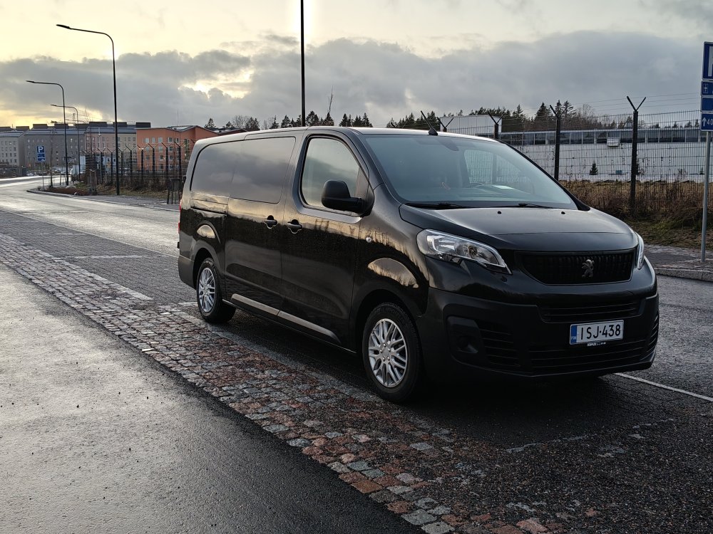 Sähköiset kuljetukset ilman päästöjä.